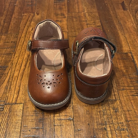 Stride Rite Mary Jane Shoes - 6.5W - Picture 4 of 13